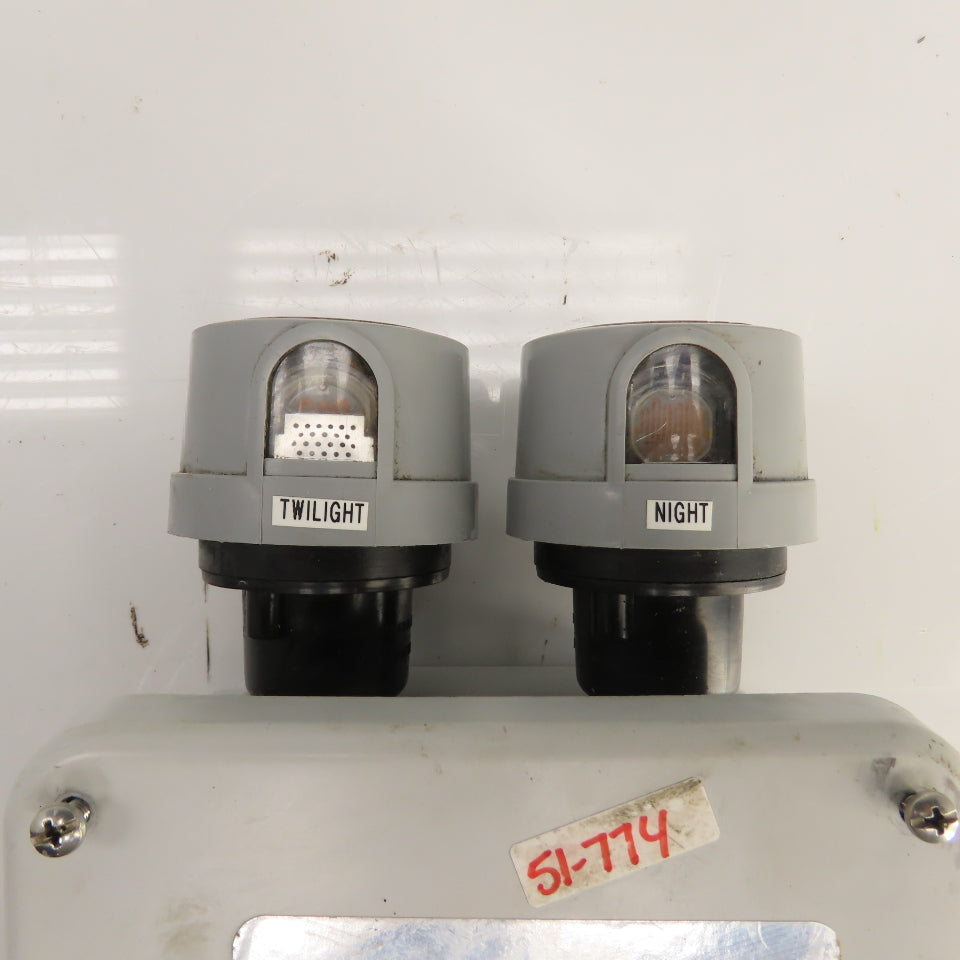 Lumatrol P2455L & P2455H-TH 120V Delayed Response Light W/ Fiberglass Enclosure
