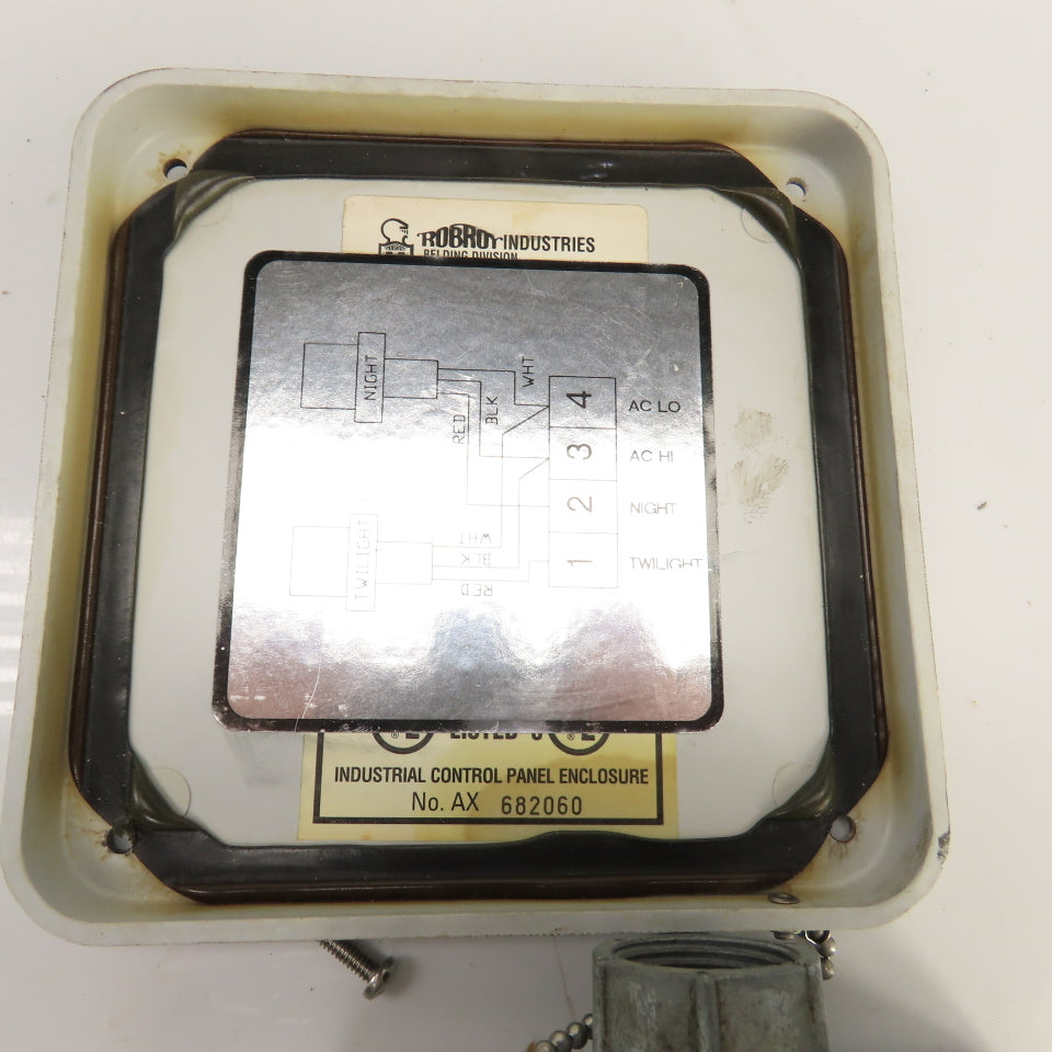 Lumatrol P2455L & P2455H-TH 120V Delayed Response Light W/ Fiberglass Enclosure