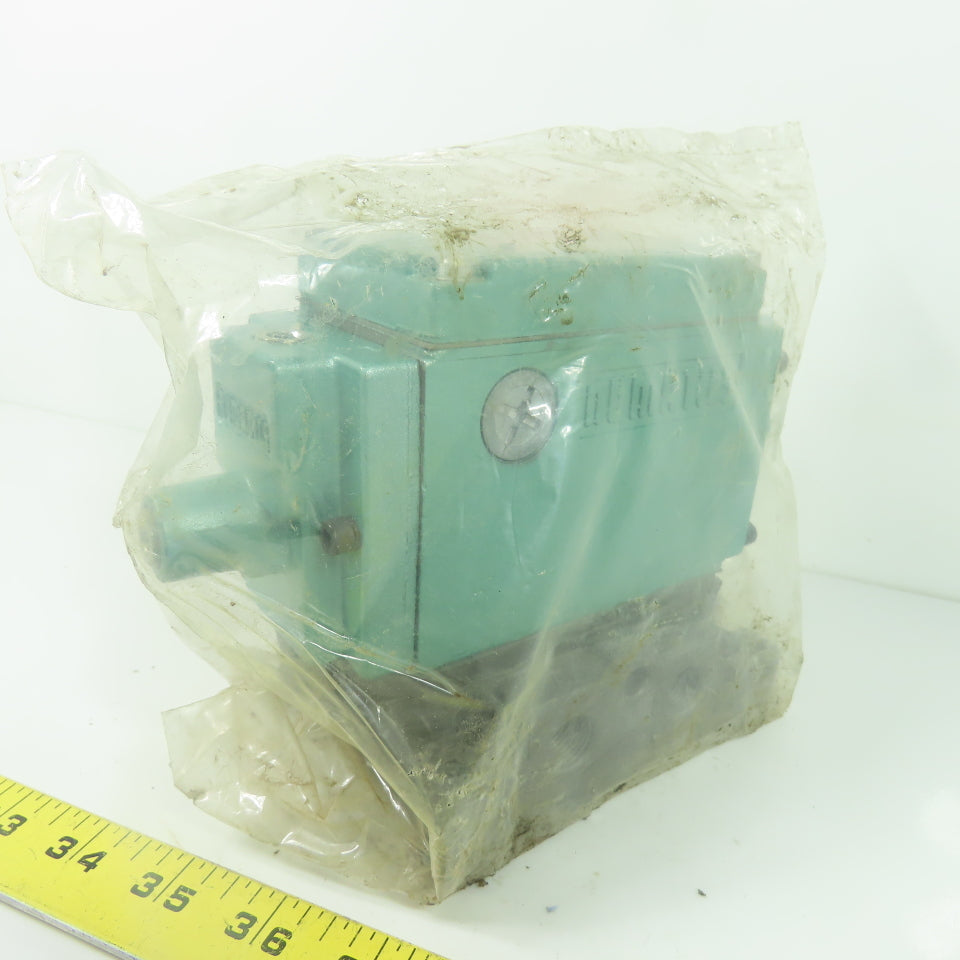 Numatics 33DFR443O000000 Pneumatic Solenoid Valve 150PSIG W/ Manifold base