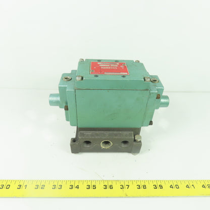 Numatics 33DFR443O000000 Pneumatic Solenoid Valve 150PSIG W/ Manifold base