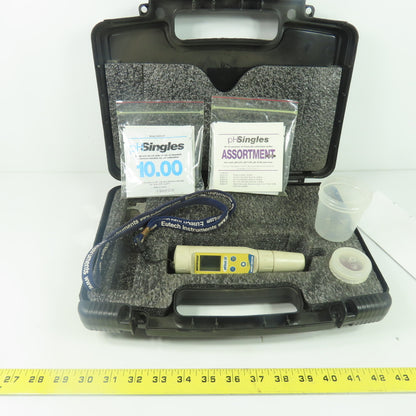 Oakton WD-35634-90 Waterproof pHTestr 30 Tester Kit