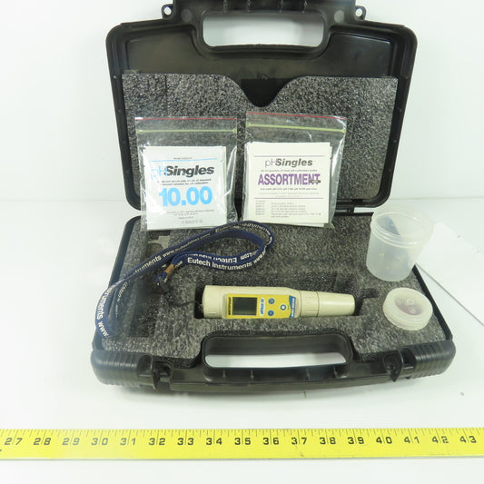 Oakton WD-35634-90 Waterproof pHTestr 30 Tester Kit