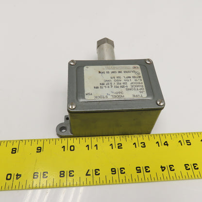 United Electric Controls Type J6 Model 360 0-250PSI 480VAC Pressure Switch