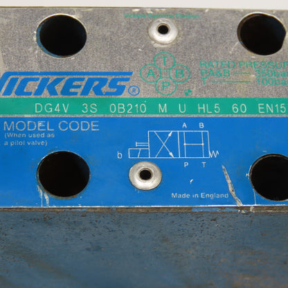 Vickers DG4V3S0B210MUHL560EN157 4/2 Valve W/ Pressure Regulator 24VDC 210 Bar