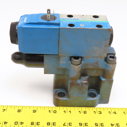 Vickers DG4V3S0B210MUHL560EN157 4/2 Valve W/ Pressure Regulator 24VDC 210 Bar