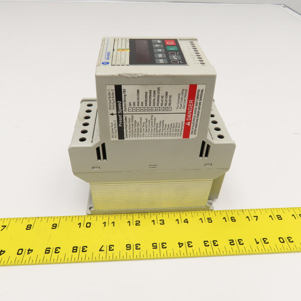 Allen Bradley 160-BA03NPS1 FRN: 7.06 1Hp 460V 3Ph Speed Controller