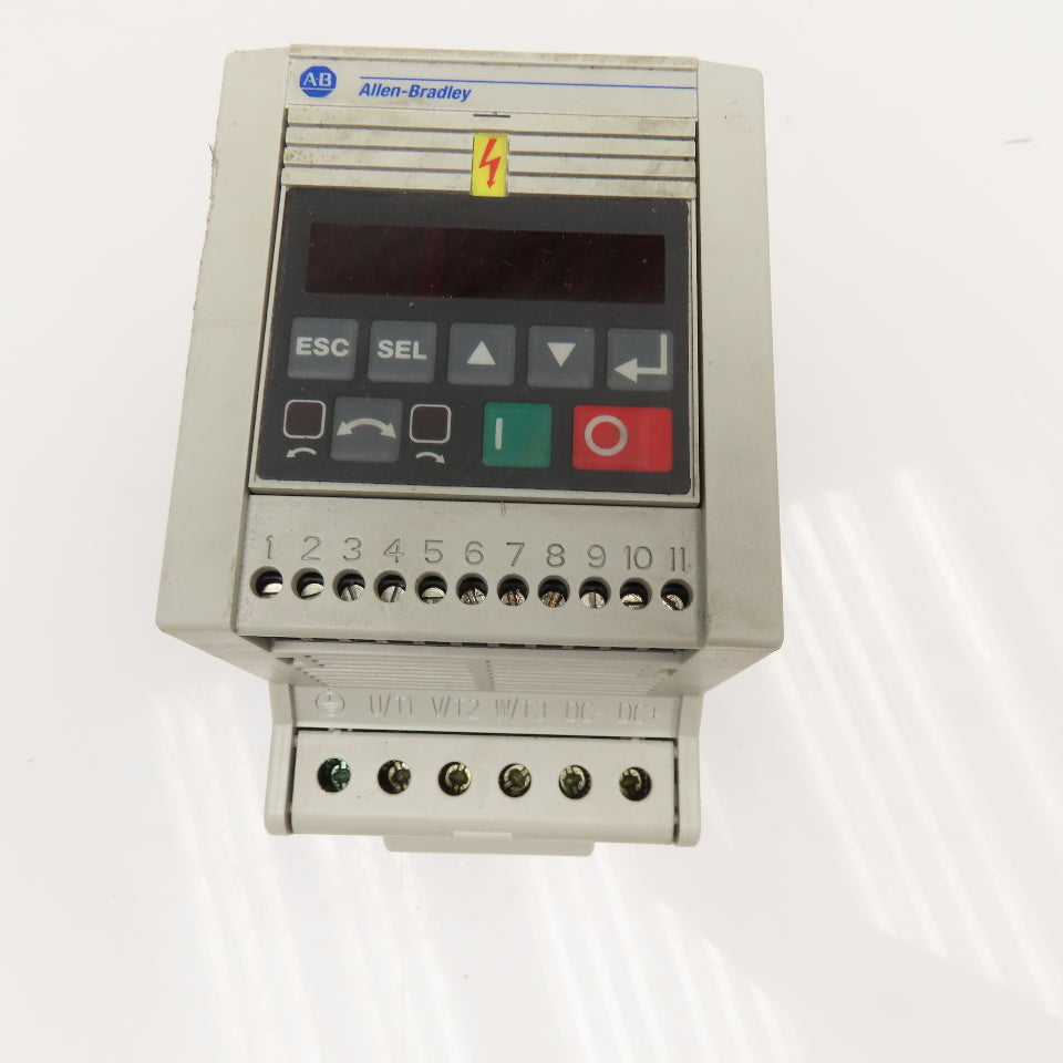 Allen Bradley 160-BA03NPS1 FRN: 7.06 1Hp 460V 3Ph Speed Controller