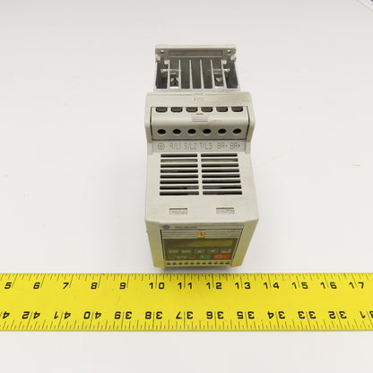 Allen Bradley 160-BA03NPS1 FRN: 7.06 1Hp 460V 3Ph Speed Controller
