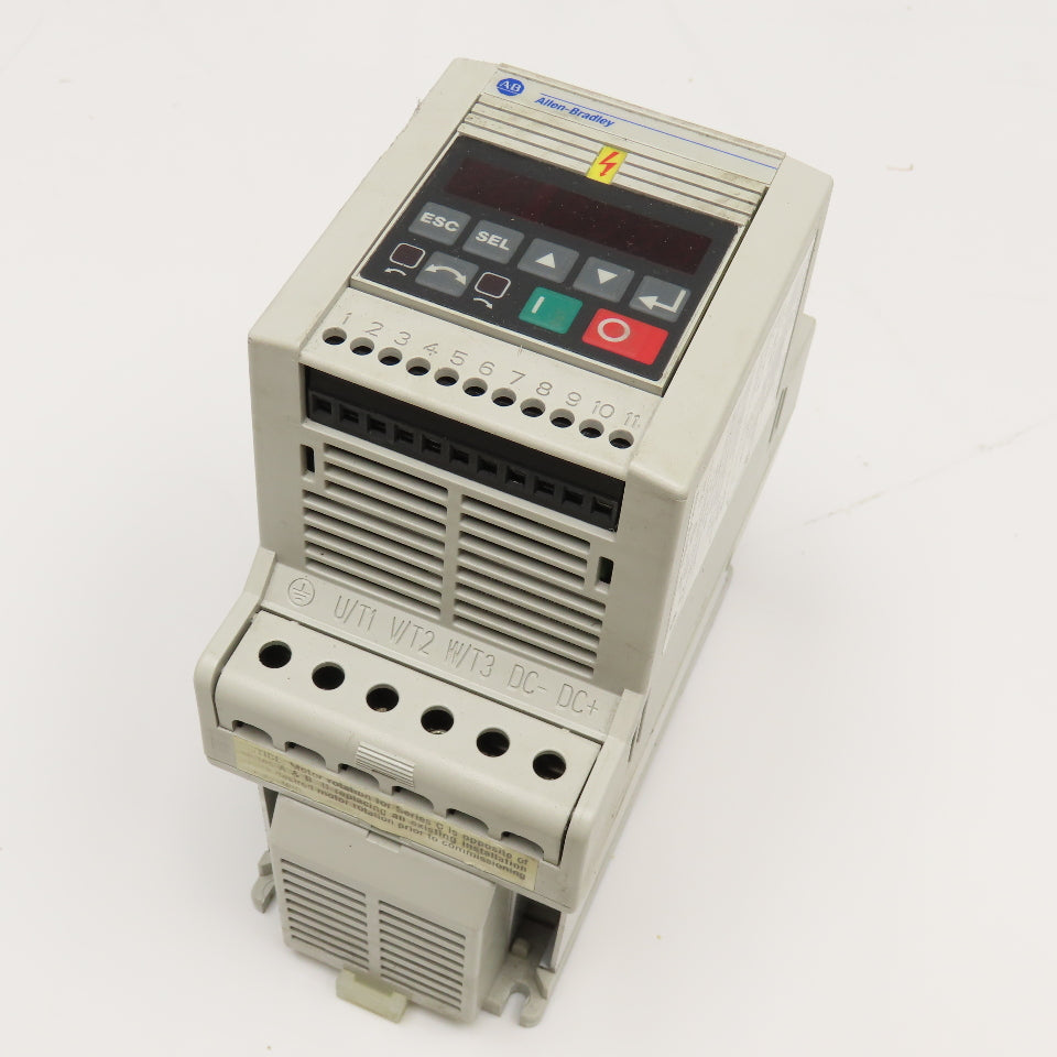 Allen Bradley 160-BA03NPS1 FRN: 7.06 1Hp 460V 3Ph Speed Controller