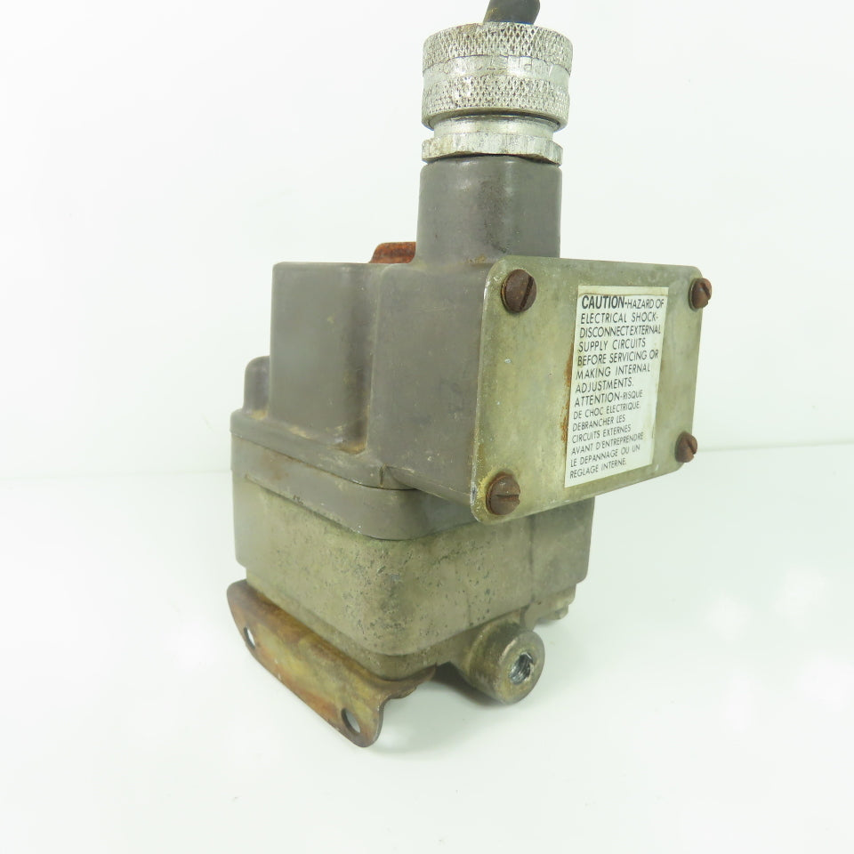 Barksdale DPD2T-A80SS- Differential Pressure Switch 160PSI 1/8" NPT