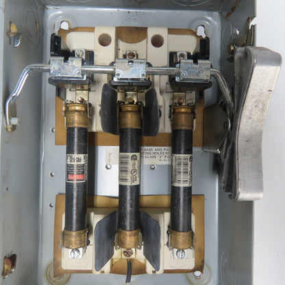 Siemens F351 Ser A 30A 600V 3P Fusible Safety Disconnect Switch 15Hp