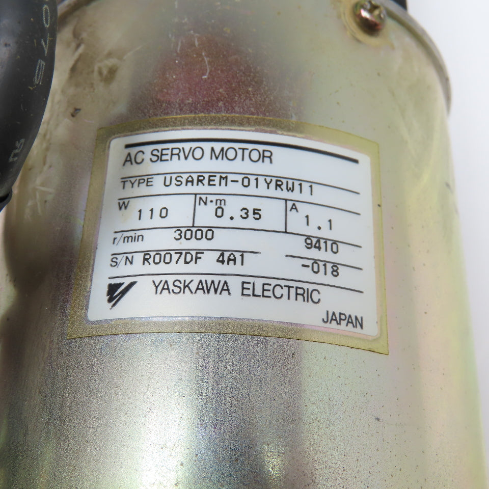 Yaskawa USAREM-01YRW11 110W 0.35Nm 3000RPM AC Servo Motor