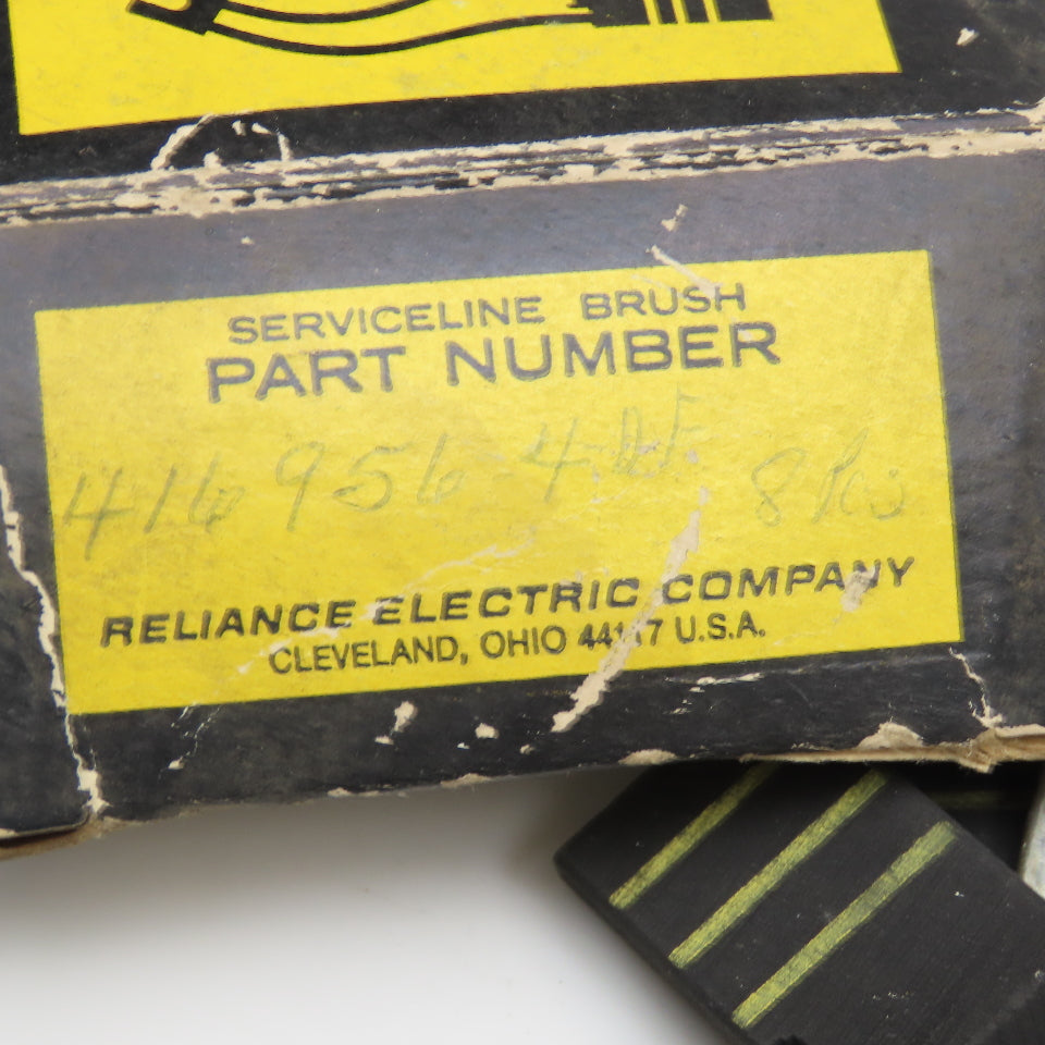 Reliance Electric 416956-4DF SL5G 4DF 3/4" x 1-3/8" x 1/4" Carbon Brush Lot Of 8