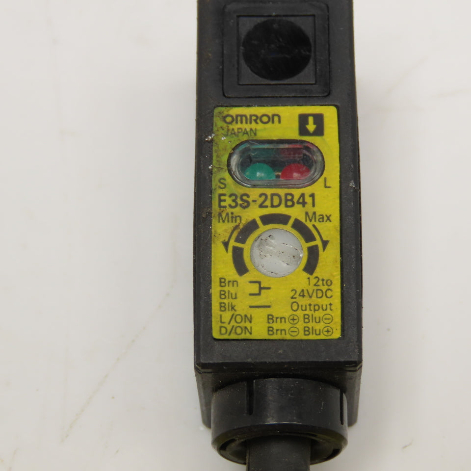 Omron E3S-2DB41 12-24VDC Photoelectric Sensor