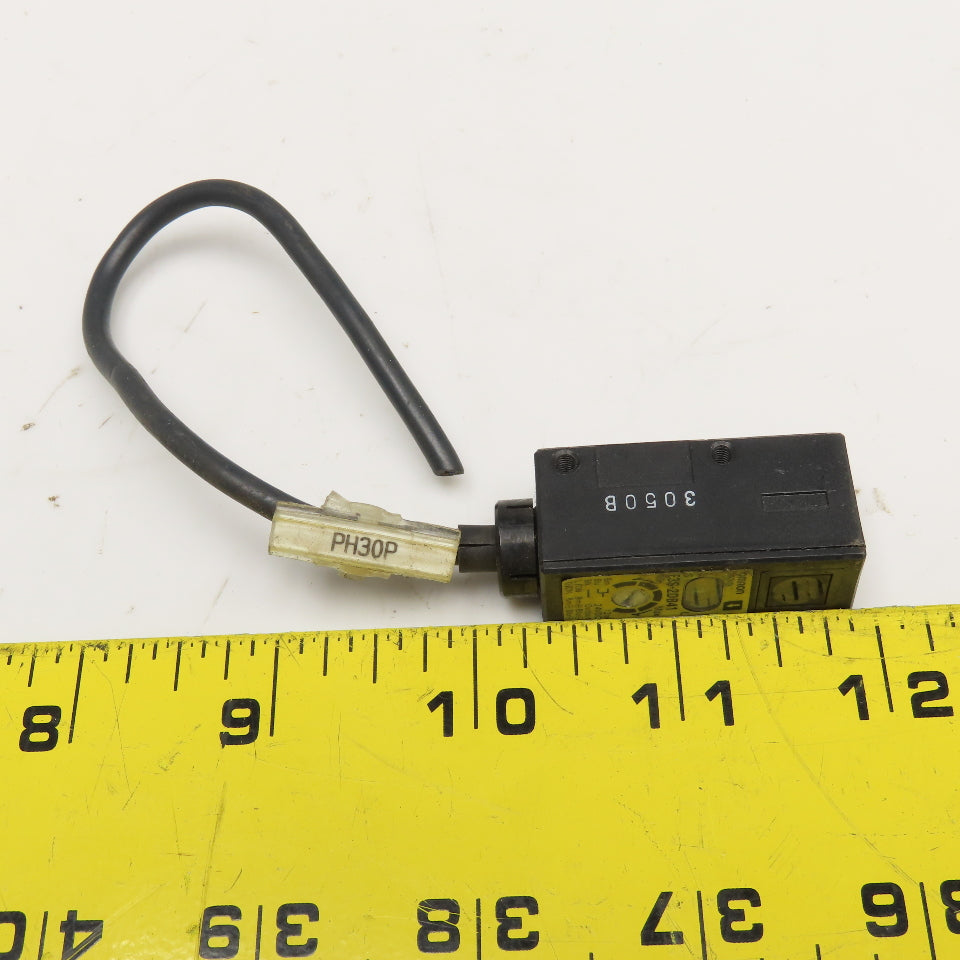 Omron E3S-2DB41 12-24VDC Photoelectric Sensor