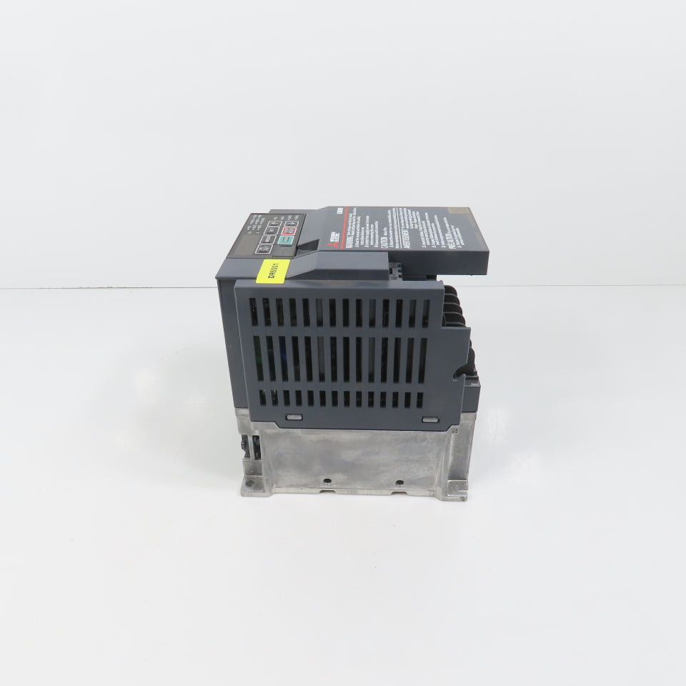 Mitsubishi FR-E820S-0050EPA-60 Inverter Drive 1PH 240V Input 3PH 200-240V Out