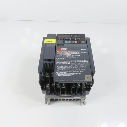 Mitsubishi FR-E820S-0050EPA-60 Inverter Drive 1PH 240V Input 3PH 200-240V Out