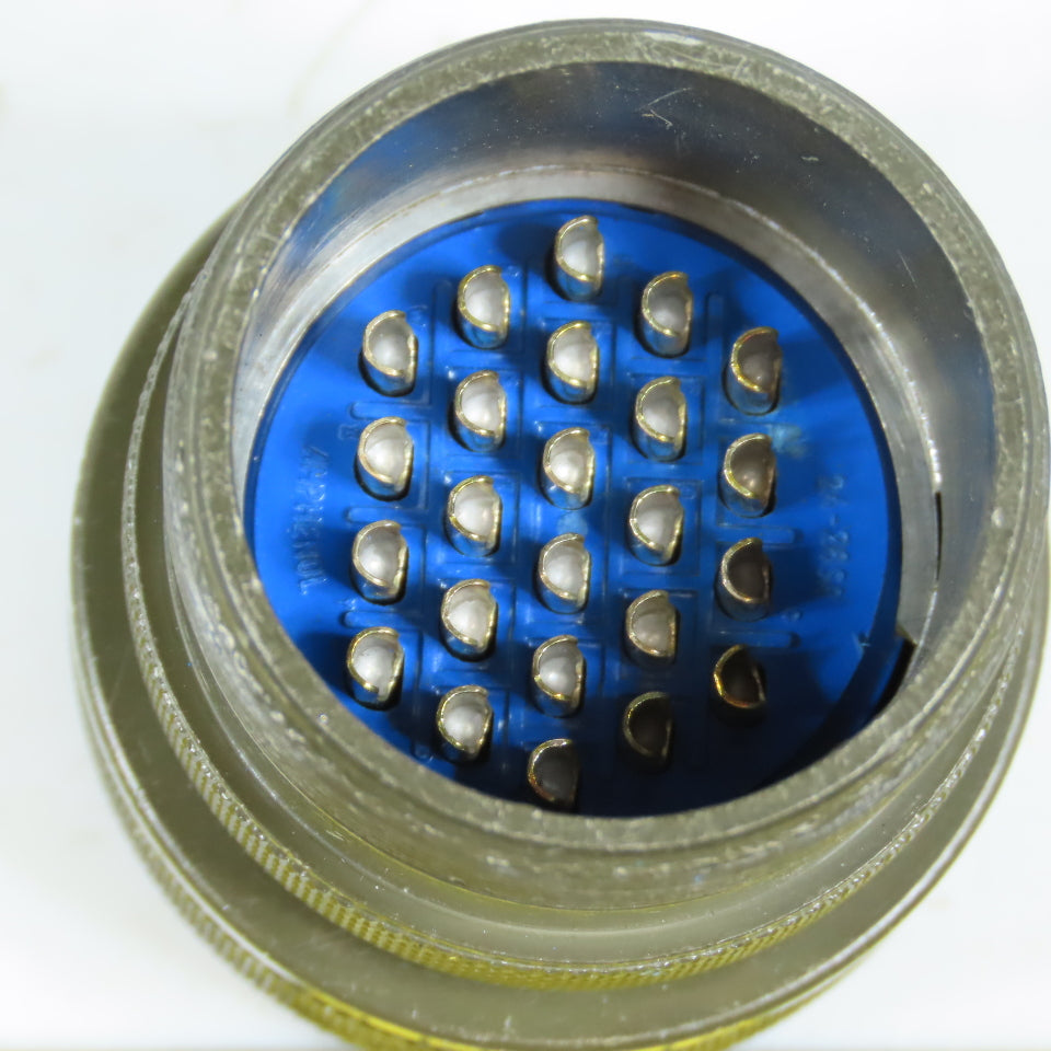 Amphenol 97-3106A-24 Round Circular 24-Pin Female Connector 24-28SR 24-28S
