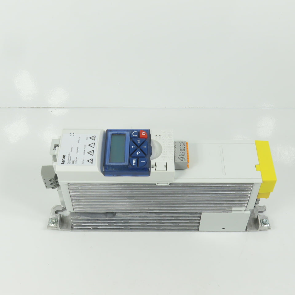 Lenze I5DAE215D10V00000S Power Unit + I5CA5G02000VA1000 & Keypad I5MADK0000000S