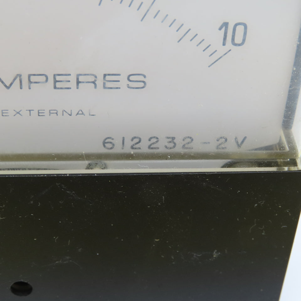 YEW 612232-2V 0-10 D-C Amperes Panel Meter 0-100MVDC