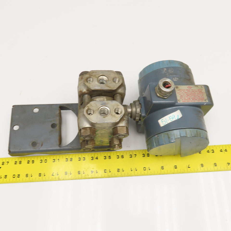 Foxboro 823DP-I3S1NH2-Y Stainless Steel Valve W/ Pressure Transmitter 1/4" NPT
