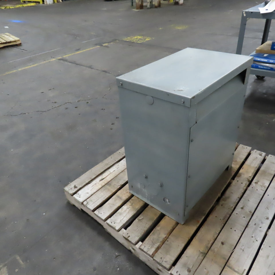 Westinghouse V48M28T45F 45kVA 3PH Transformer Pri 480V Delta  208Y/120V Tested