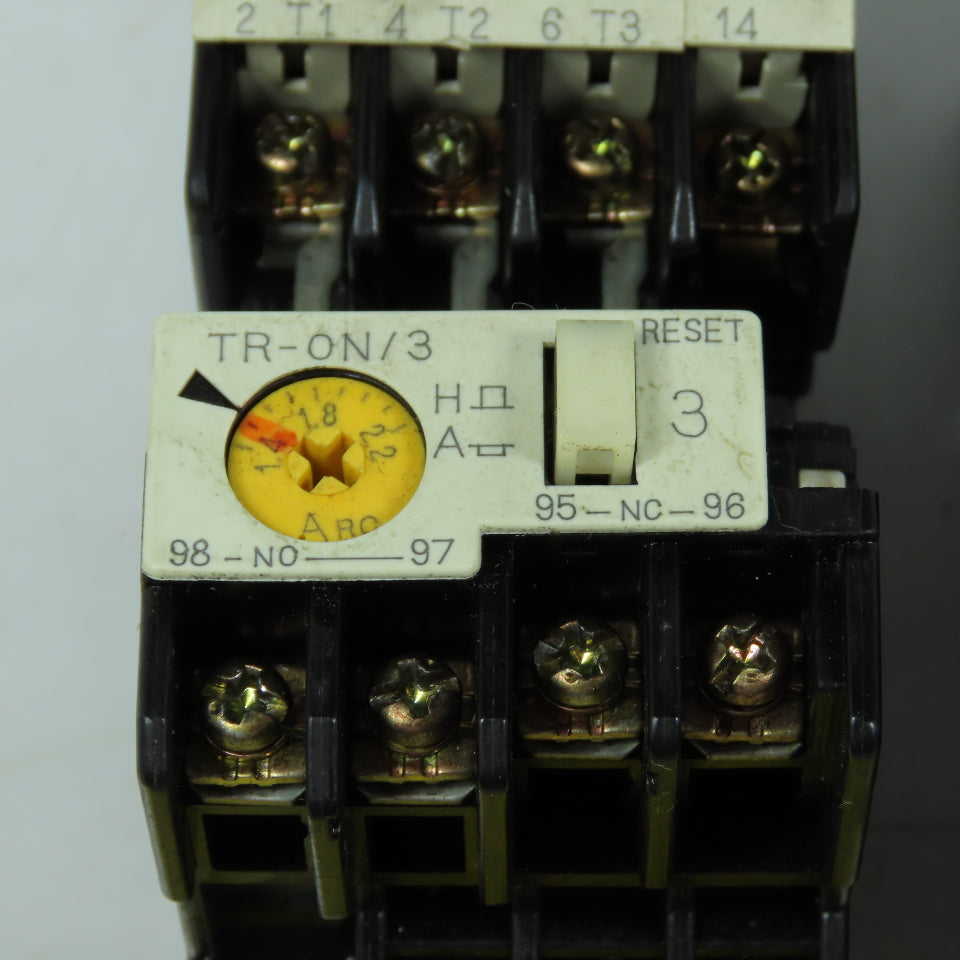 Fuji 4NC0F0 SC-0 5HP Magnetic Contactor W/Misc. Overloads 1.4-2.2 .48-.72 Lot/4