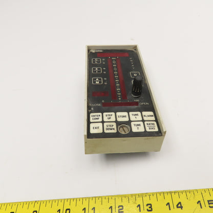 Moore 15756-8-4 Process Controller