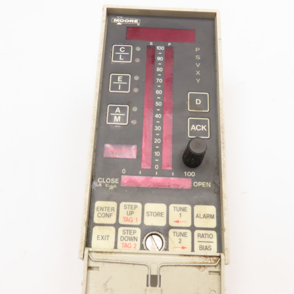 Moore 15756-8-5 Process Controller