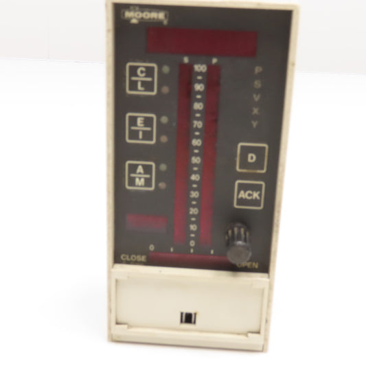 Moore 15756-8-5 Process Controller