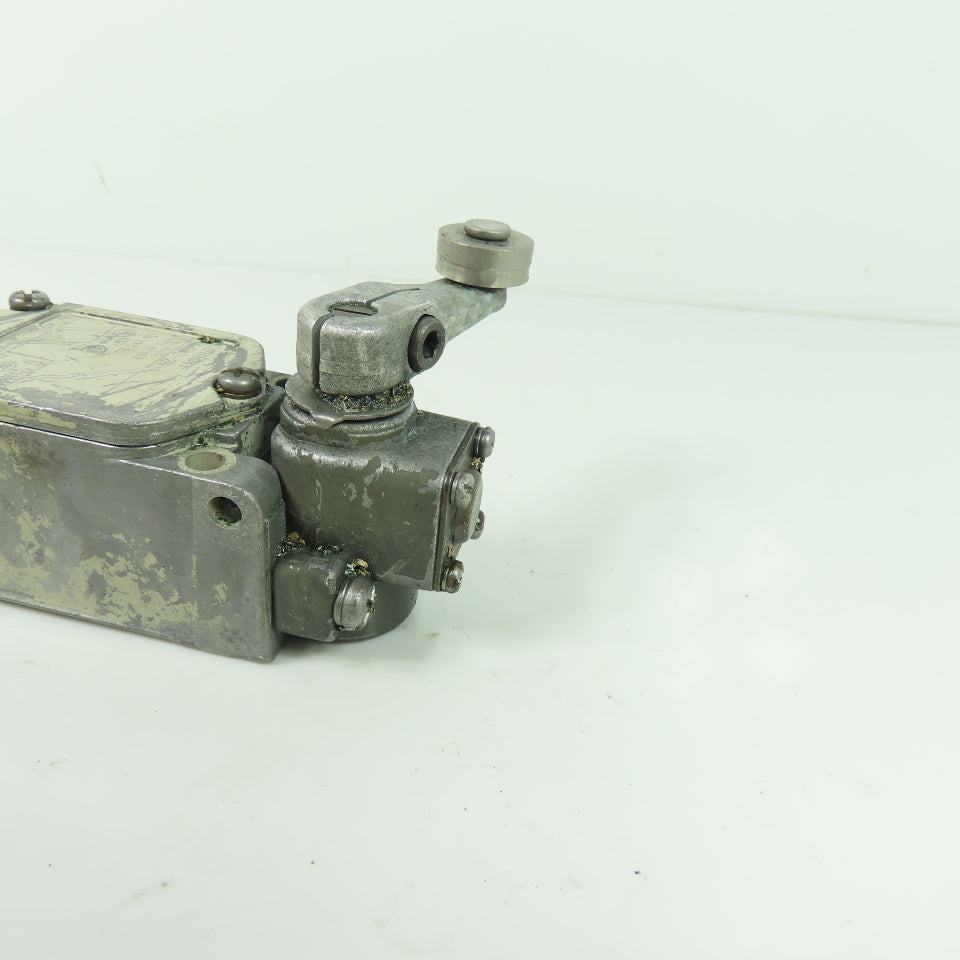 Omron WLCA2-2N 600V Rocker Arm Cam Lever Limit Switch