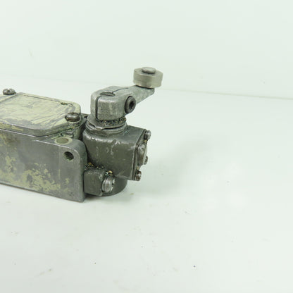 Omron WLCA2-2N 600V Rocker Arm Cam Lever Limit Switch