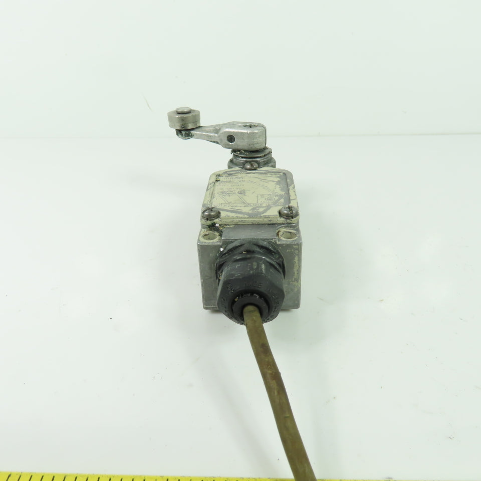 Omron WLCA2-2N 600V Rocker Arm Cam Lever Limit Switch