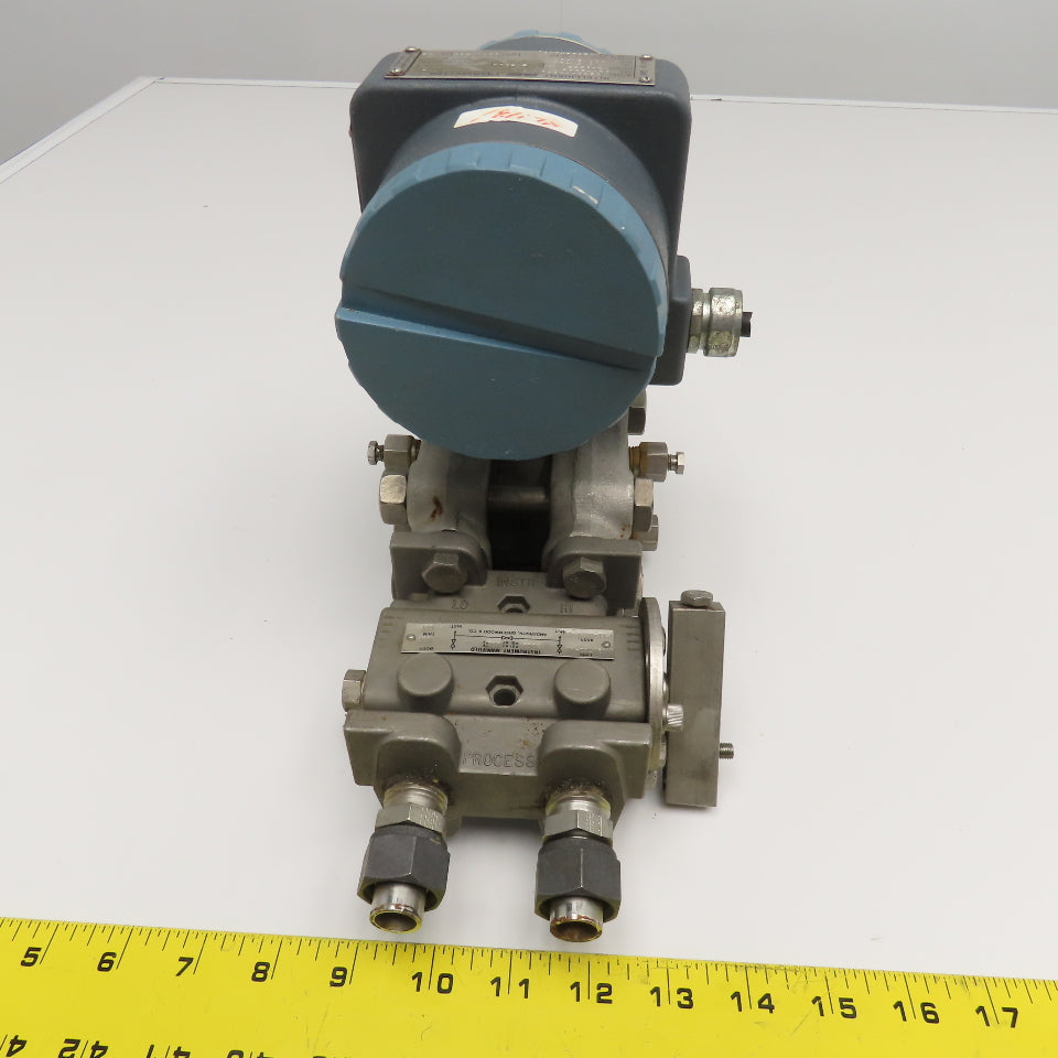 Foxboro 823DP-D3S1NM0 Electronic Transmitter W/ 1/2" NPT Pressure Manifold