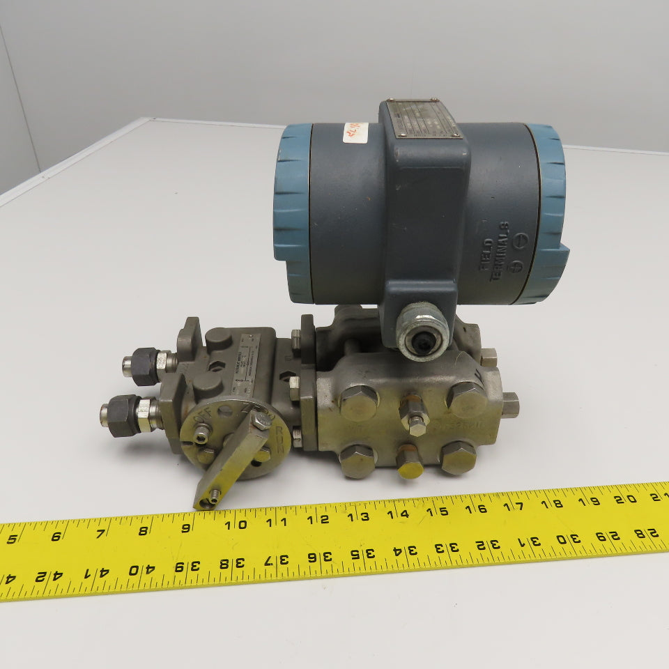 Foxboro 823DP-D3S1NM0 Electronic Transmitter W/ 1/2" NPT Pressure Manifold