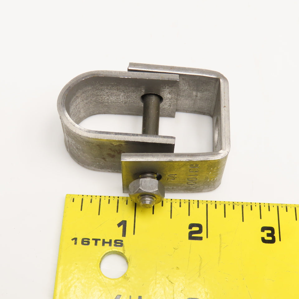 Cooper B3100-1/2 B-Line 1/2" Rigid Conduit Pipe Hanger Bracket Lot Of 30