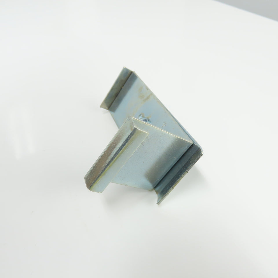 Cooper B-Line 9ZN-9112-3 Zinc Plated Raised Cover Clamp Lot Of 24
