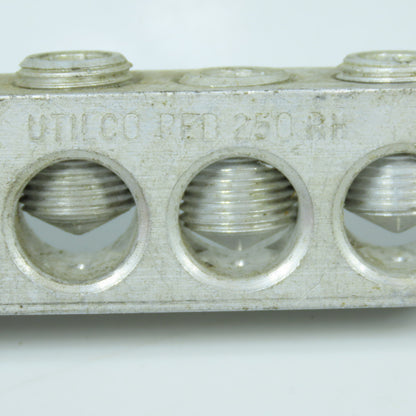 UTILCO PED 250 RH 4-Port Aluminum Power Distribution Lug Block 250 MCM-6 AL-CU