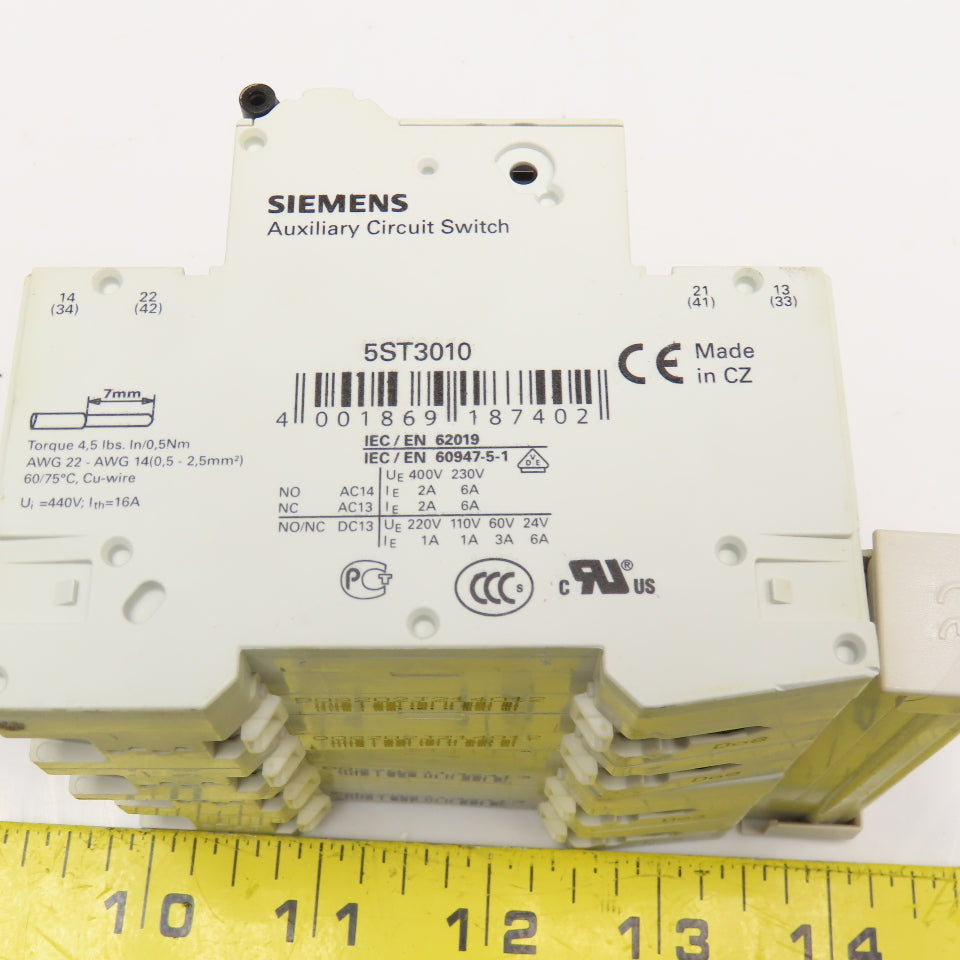 Siemens 5SY4203-8 400V 2 Pole Circuit Breaker W/ Auxiliary Circuit Assembly