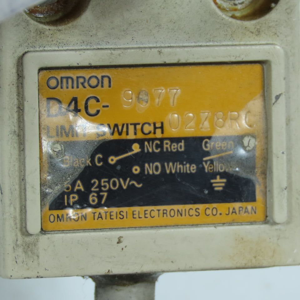 Omron D4C-9077 Snap Arm Roller Wheel Limit Switch 5A 250V