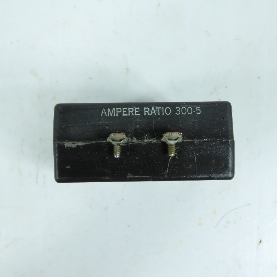 Furnas Electric D52073 Current Transformer 300:5 Ampere Ratio 50-60 Cycles