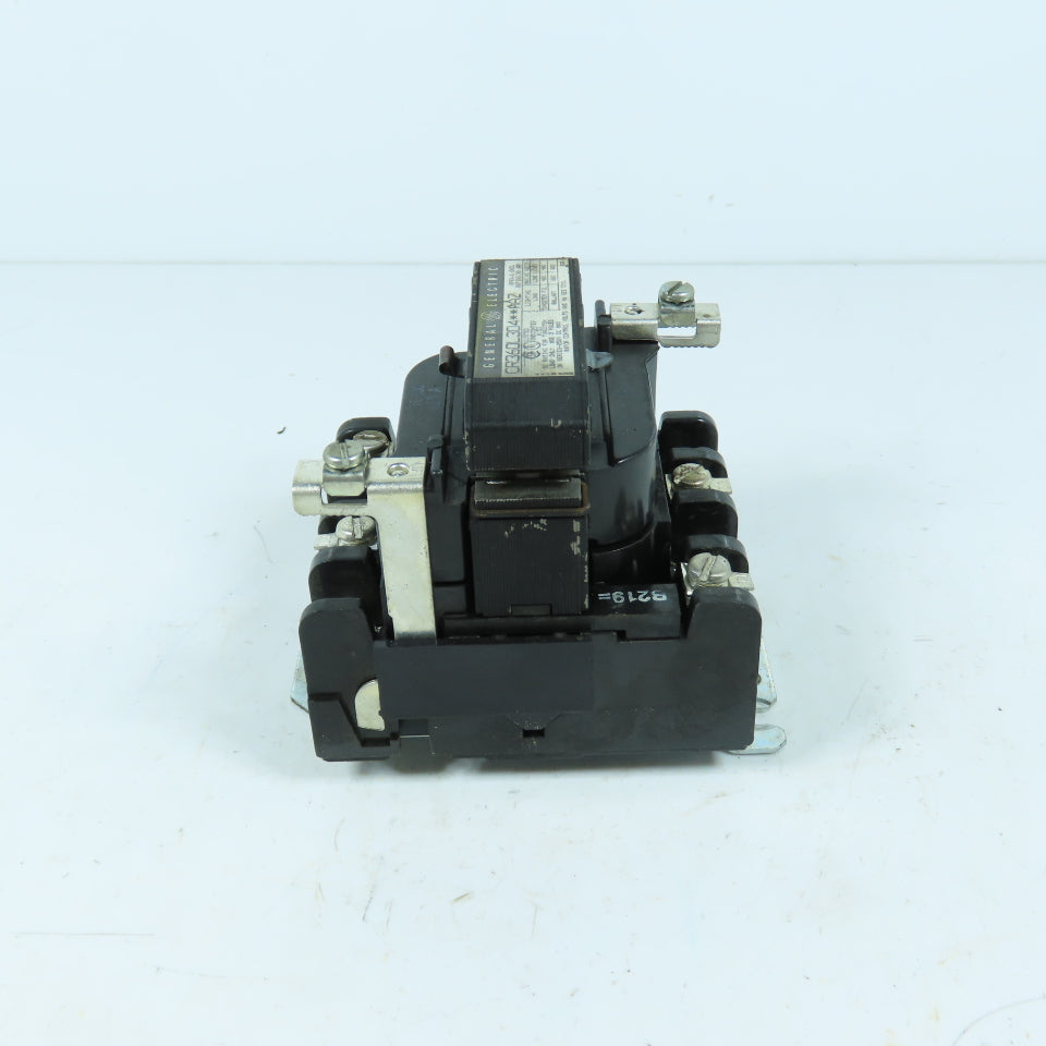 General Electric CR360L304AAZ Lighting Contactor 30A 480V Line/Load 600V Ballast
