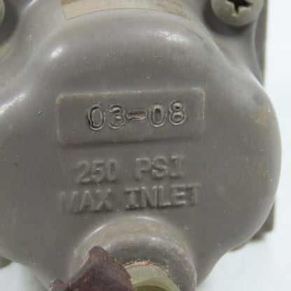 Fisher Controls 67CFR-225 Air Pressure Regulator Max 250 PSI Range 0-60PSI 1/4"