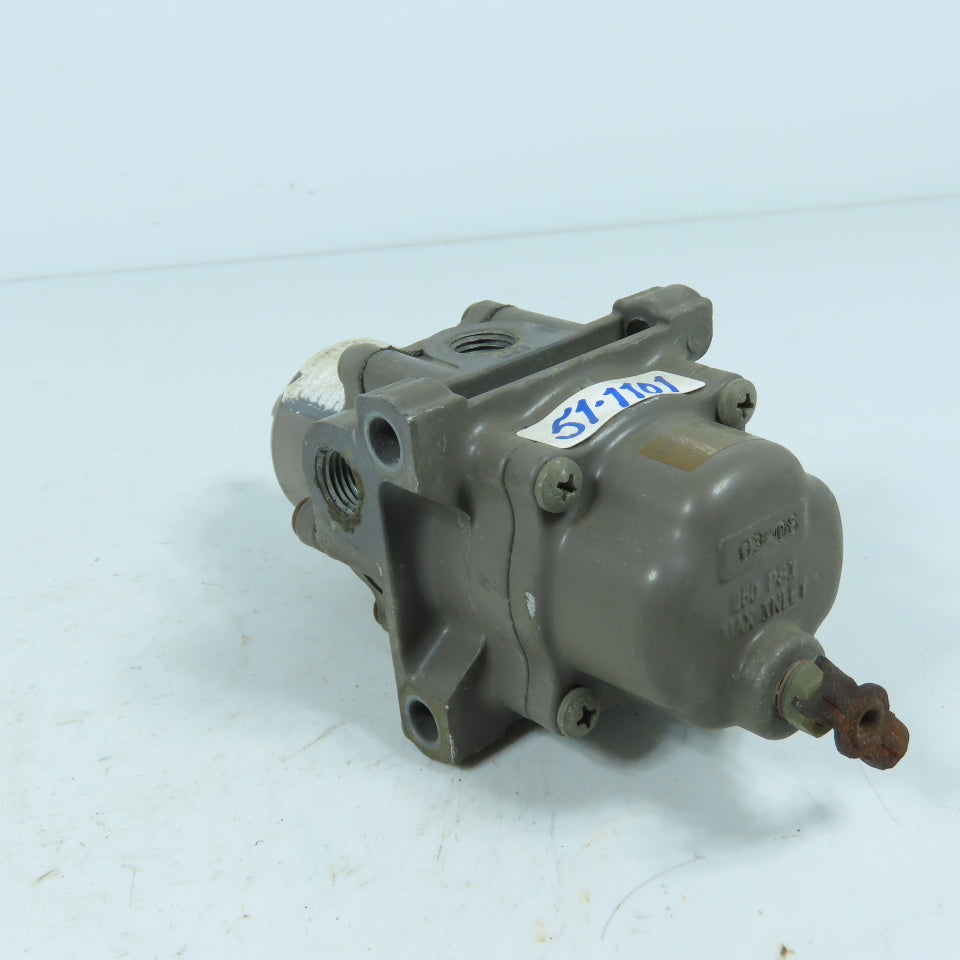 Fisher Controls 67CFR-225 Air Pressure Regulator Max 250 PSI Range 0-60PSI 1/4"