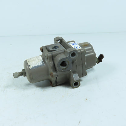 Fisher Controls 67CFR-225 Air Pressure Regulator Max 250 PSI Range 0-60PSI 1/4"