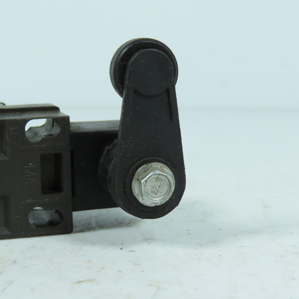 Schmersal ZV1H 236-11z-U180 Roller Arm Limit Switch IP67 500V AC-15
