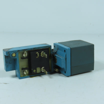 Honeywell 973H261-A7T-L Microswitch Proximity Sensor Switch 20-260VAC Incomplete