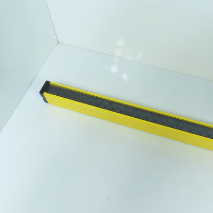 Banner USE2824YP2 Micro-Screen Safety Light Curtain