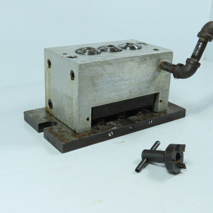 Destaco 70650 3-Space Hydraulic Collet Closer Holder