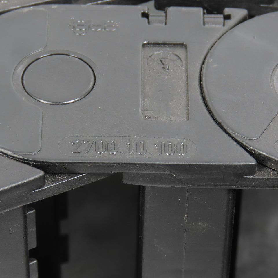Igus 2700.10.100 71-1/2" OAL Cable Carrier Energy Drag Chain 35 x 100mm ID